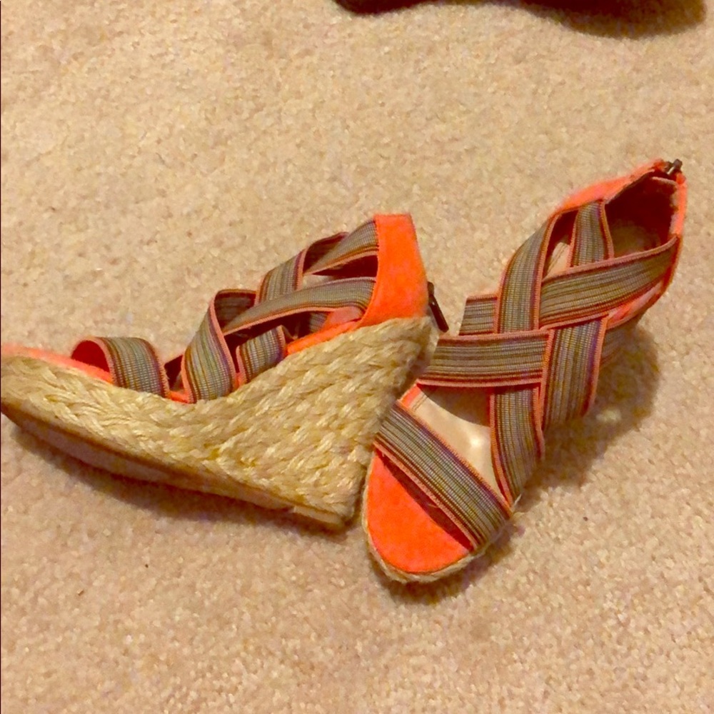 Aldo wedge shoe, size 6 like new ! Worn twice